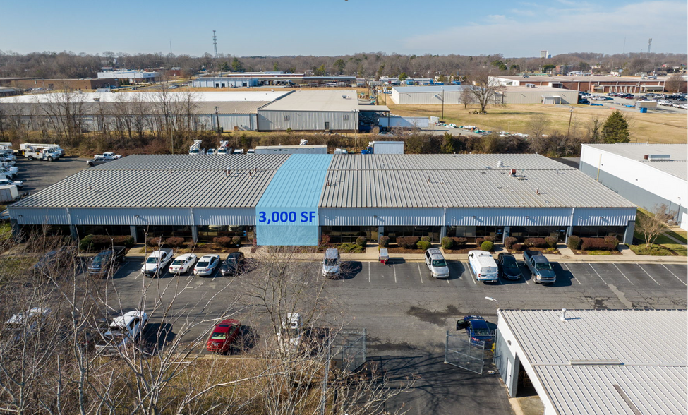 205 Creek Ridge Rd, Greensboro, NC for lease - Building Photo - Image 2 of 11