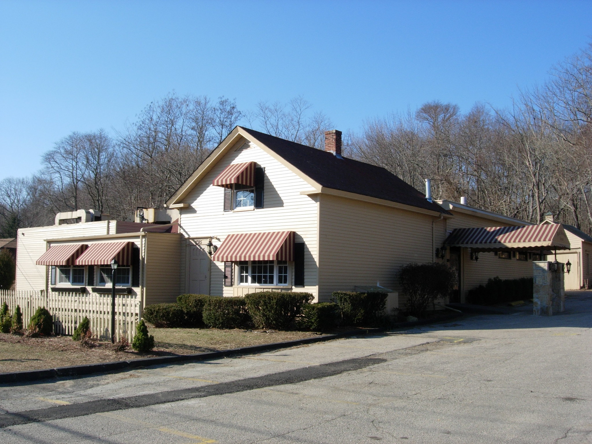 7385 Post Rd, North Kingstown, RI for lease Building Photo- Image 1 of 2