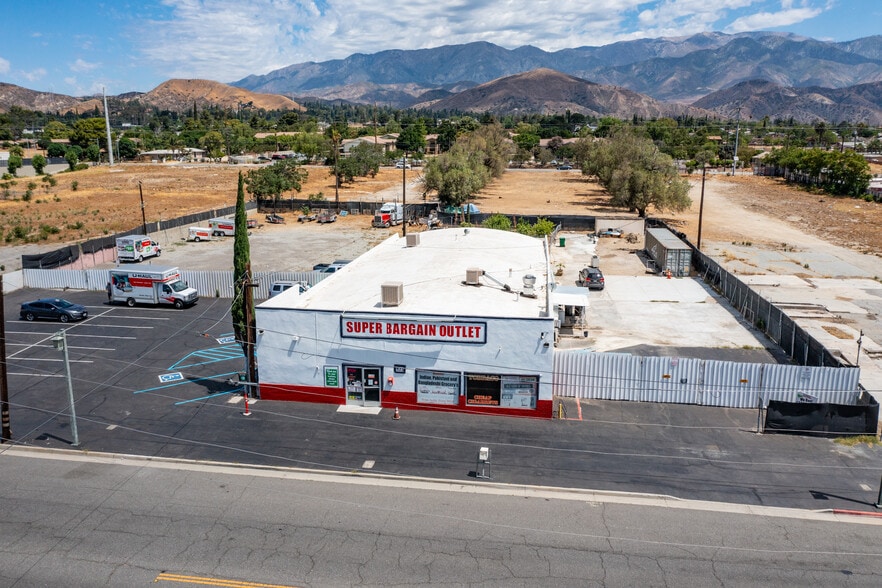 Turnkey Low Overhead MultiProfit Centers portfolio of 2 properties for sale on LoopNet.com - Building Photo - Image 2 of 43