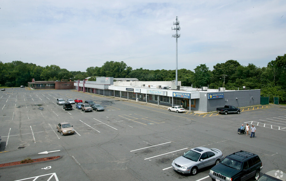 1038-1060 Wilbraham Rd, Springfield, MA for lease - Building Photo - Image 2 of 3