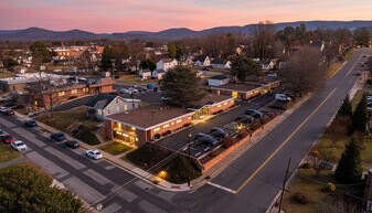 1305 13th St, Waynesboro VA - Live-Work Space