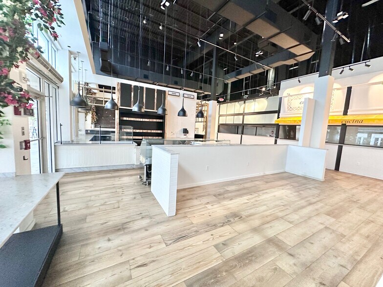 349 Johnson St, Hollywood, FL for lease - Building Photo - Image 2 of 11