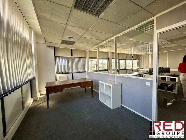 10 Rue Du Lieutenant Parayre, Aix-en-Provence for lease - Building Photo - Image 3 of 10