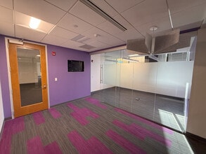 730 Holiday Dr, Pittsburgh, PA for lease Interior Photo- Image 1 of 13