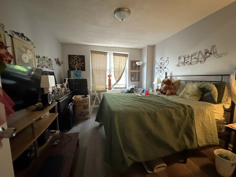 7700 S Jeffery Blvd, Chicago, IL for sale - Building Photo - Image 3 of 5