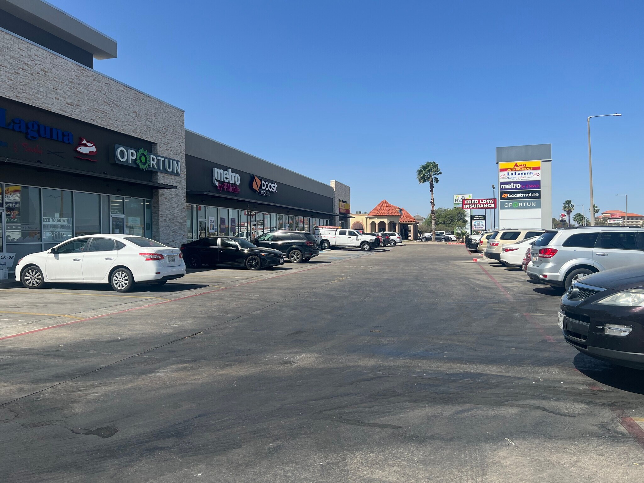 2419 E Saunders St, Laredo, TX 78041 VIA 59