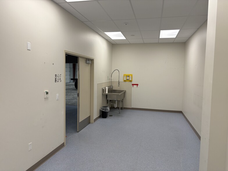 5115 W Brinkley Rd, Kennewick, WA for lease - Building Photo - Image 2 of 20