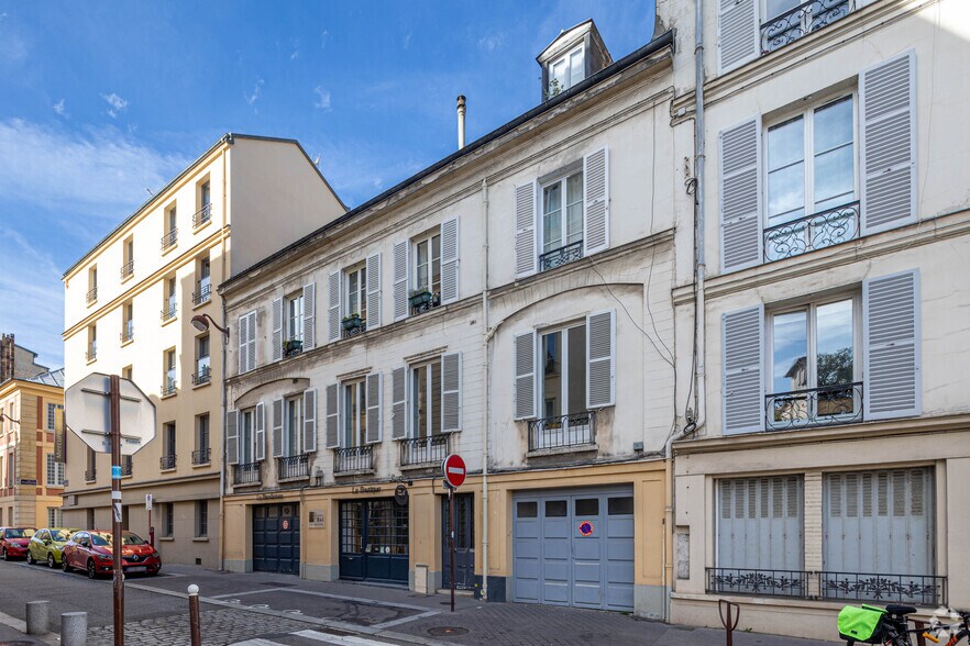 Retail in Versailles for lease - Primary Photo - Image 1 of 2