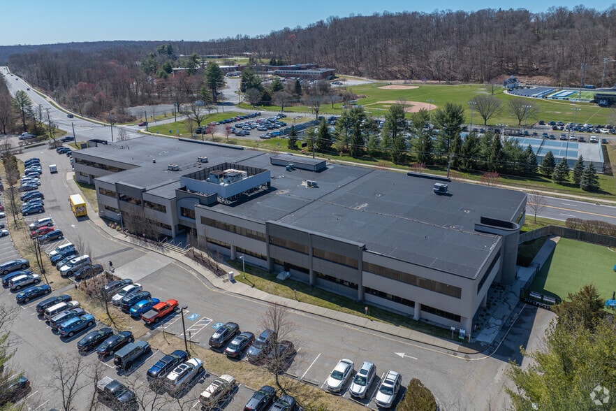 372 Danbury Rd, Wilton, CT for lease - Aerial - Image 3 of 6