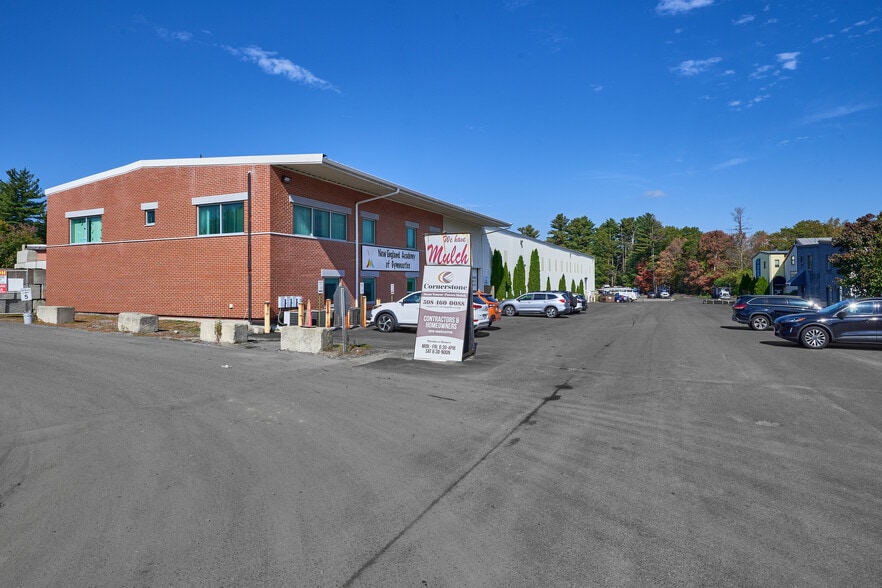 896 Boston Post Rd, Marlborough, MA for sale - Building Photo - Image 3 of 13