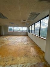 2 Shaws Cv, New London, CT for sale Interior Photo- Image 2 of 7