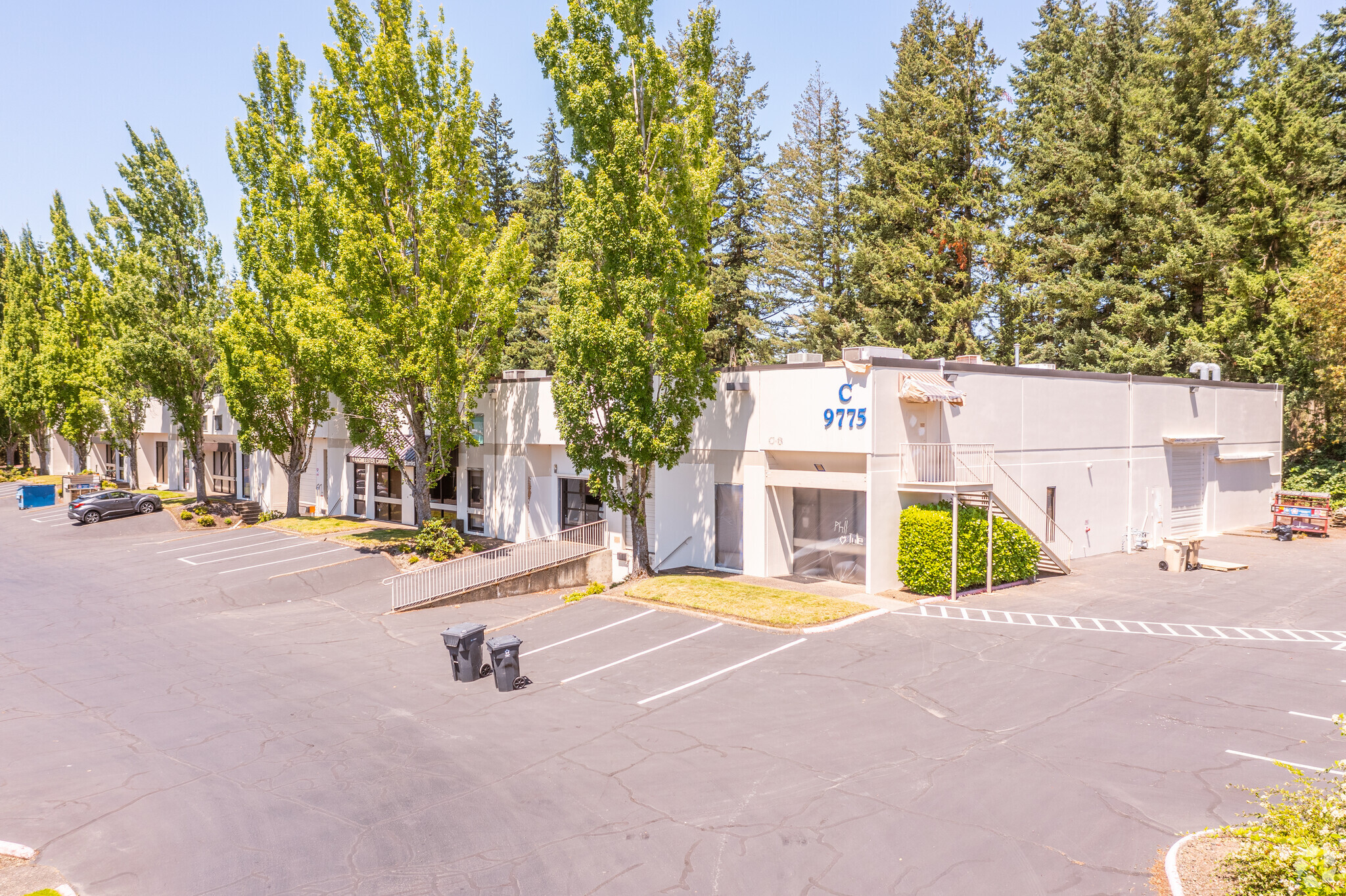 9775 SW Commerce Cir, Wilsonville, OR for lease Building Photo- Image 1 of 10