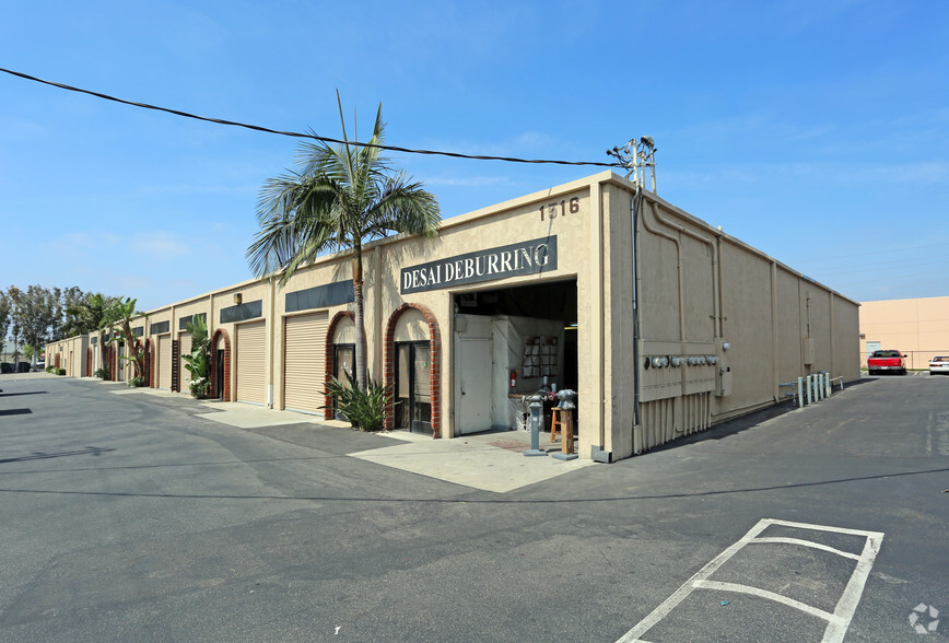 1514-1516 E Edinger Ave, Santa Ana, CA for lease - Building Photo - Image 3 of 5