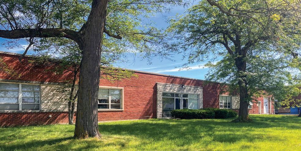 444 W Interstate Rd, Addison, IL for lease - Primary Photo - Image 1 of 6