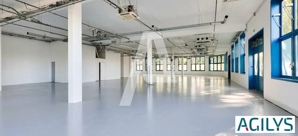 Flex in Fresnes for lease - Interior Photo - Image 2 of 5