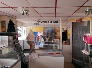 Alma Rd, Ventnor for lease Interior Photo- Image 1 of 2