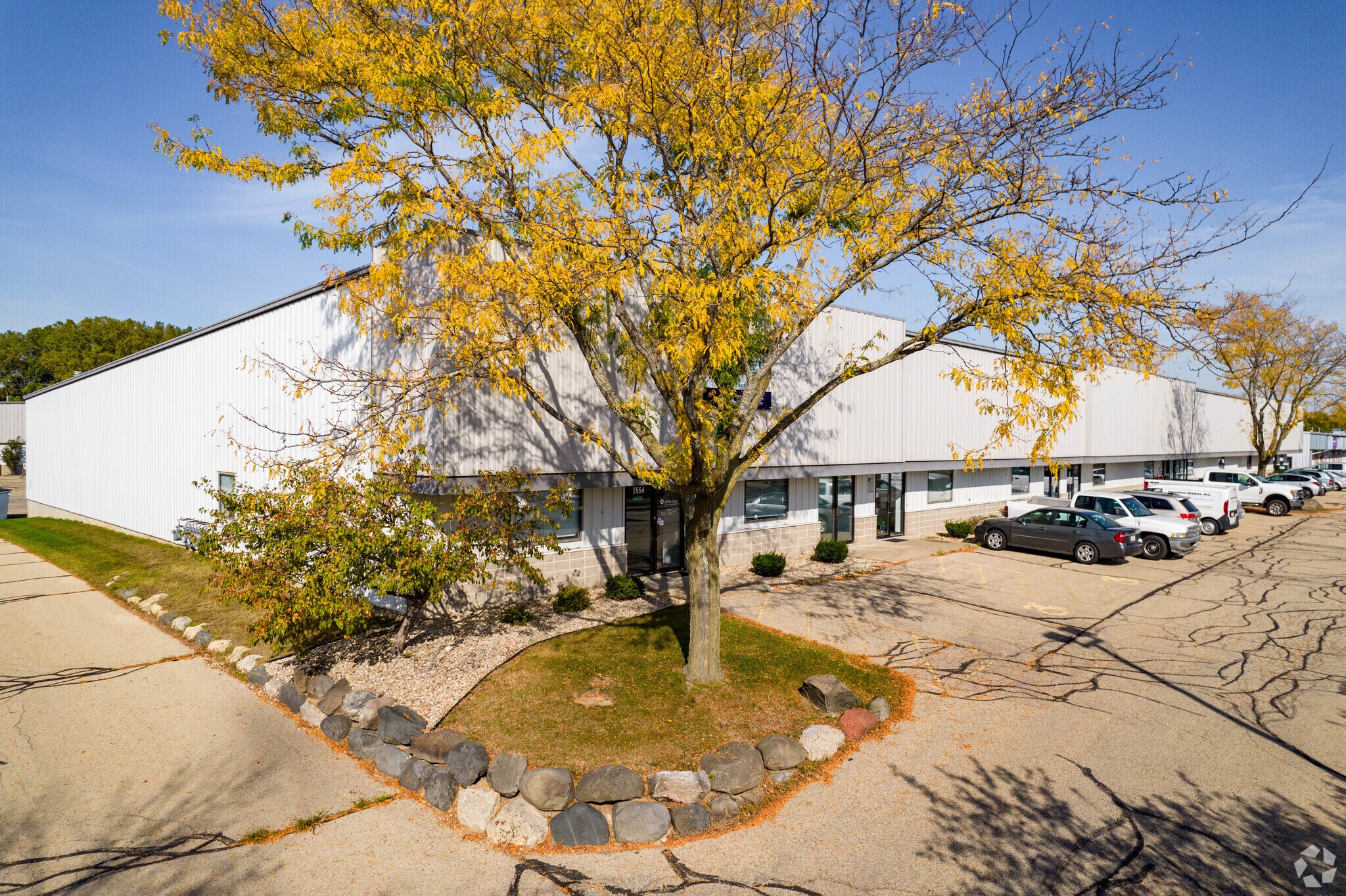 2532-2550 Advance Rd, Madison, WI for lease Primary Photo- Image 1 of 7