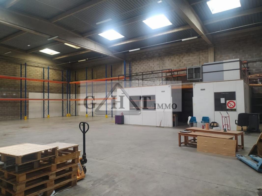 Office in L'HAY-LES-ROSES for lease Interior Photo- Image 1 of 8