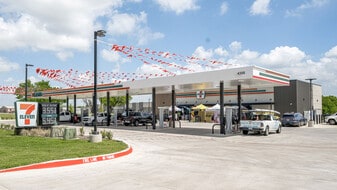 7-Eleven - Gas Station