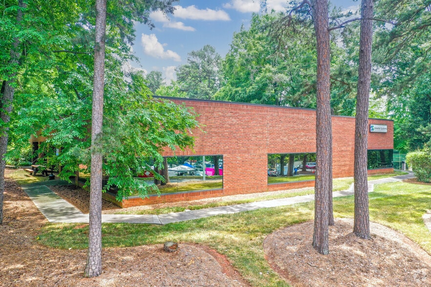5727 Westpark Dr, Charlotte, NC for lease - Building Photo - Image 2 of 9
