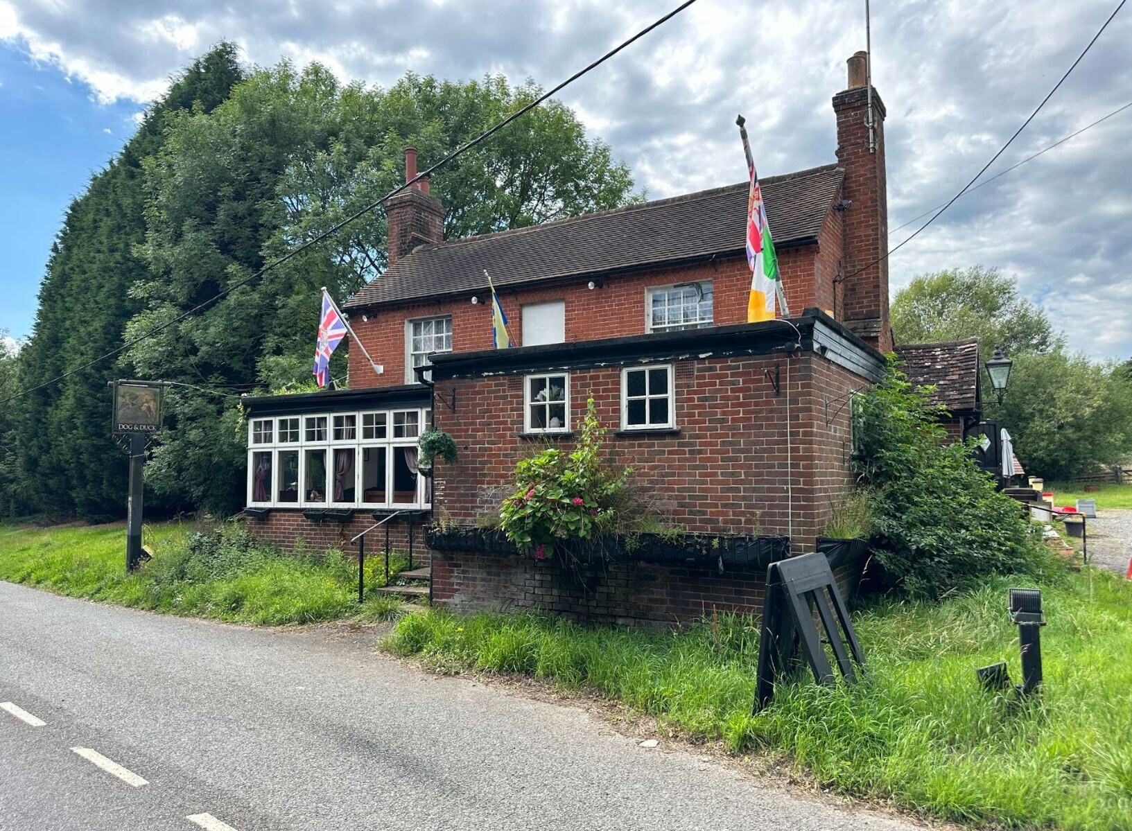 Dorking Rd, Horsham for sale Primary Photo- Image 1 of 1