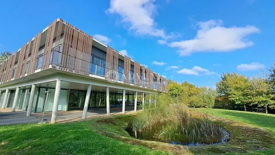 Office in Carquefou for lease - Building Photo - Image 2 of 12