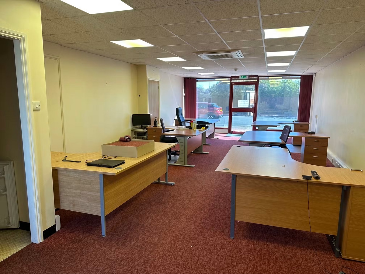 116-124 Nursery Rd, Maidenhead, BKS SL6 0JU - Unit 124 - - Interior Photo - Image 1 of 1