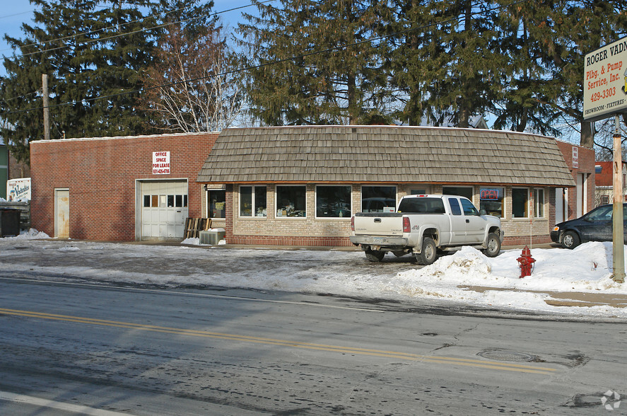 4771 Bald Eagle Ave, Saint Paul, MN for lease - Primary Photo - Image 1 of 10