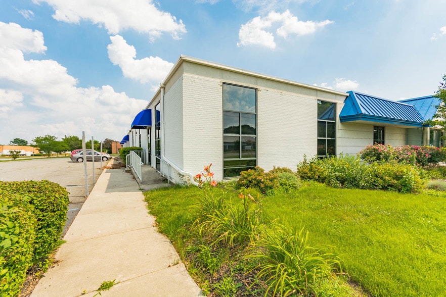 528 Fellowship Rd, Mount Laurel, NJ for lease - Building Photo - Image 3 of 10