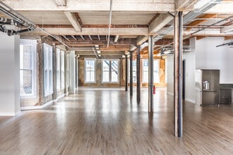 114 Main St, Houston, TX for lease Building Photo- Image 1 of 10