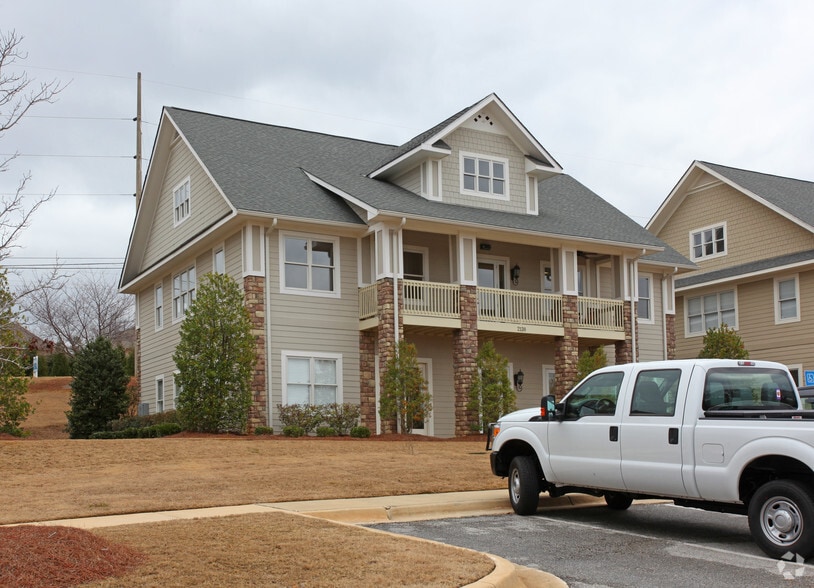2138 Moores Mill Rd, Auburn, AL 36830