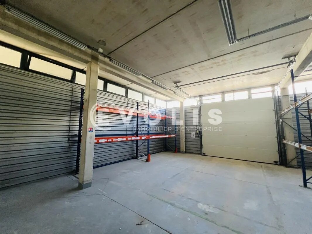 Office in Croissy-Beaubourg for lease Interior Photo- Image 1 of 8