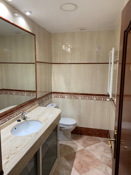 Office in Cáceres, Cáceres for lease - Building Photo - Image 2 of 7