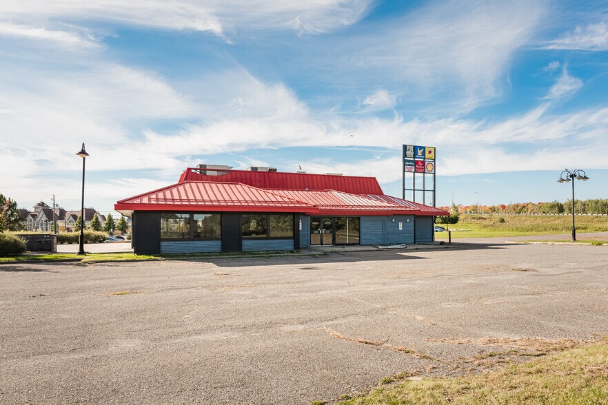 8 Boul De Bromont, Bromont, QC J2L 2K1