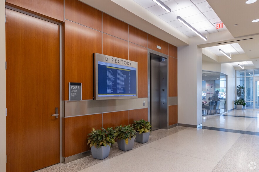 18980 N Memorial Dr, Humble, TX for lease - Lobby - Image 3 of 5