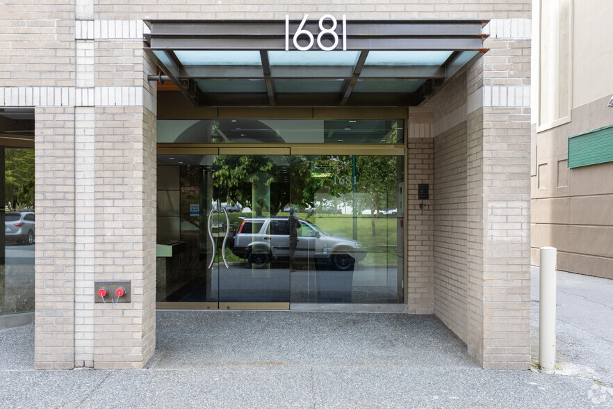 1681 Chestnut St, Vancouver, BC for lease - Building Photo - Image 2 of 7