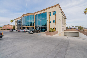 2705 W Horizon Ridge Pky, Henderson, NV for lease Building Photo- Image 2 of 3