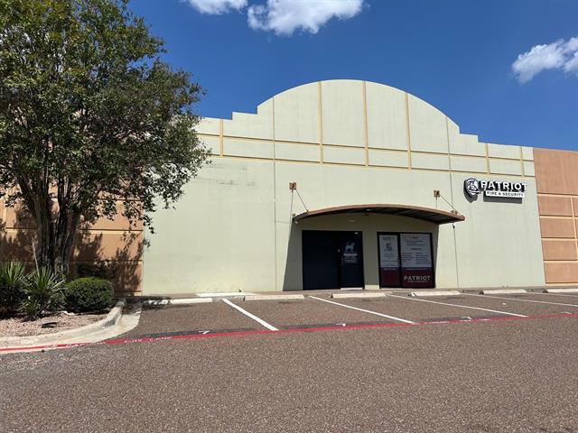 801 Union Pacific Blvd, Laredo, TX for lease Building Photo- Image 1 of 15
