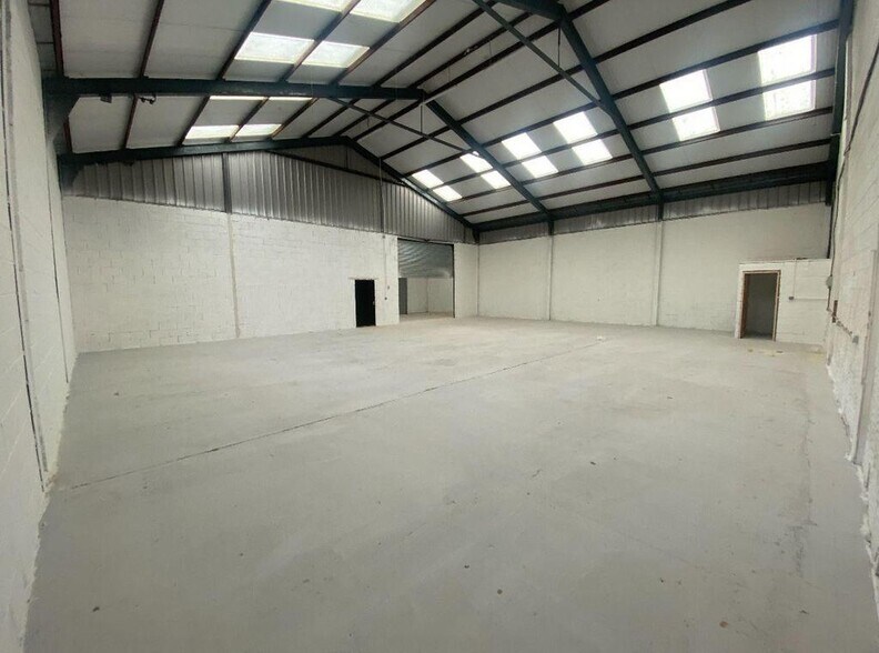 Bowman House, Swindon for lease - Building Photo - Image 1 of 4