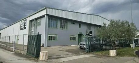 Industrial in Monteux for lease - Building Photo - Image 2 of 2