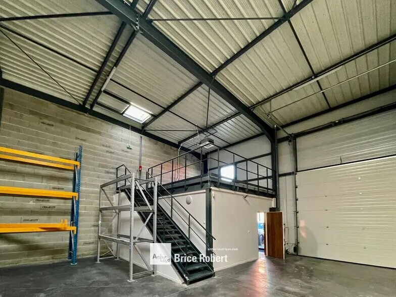 Office in Brignais for lease - Interior Photo - Image 3 of 6