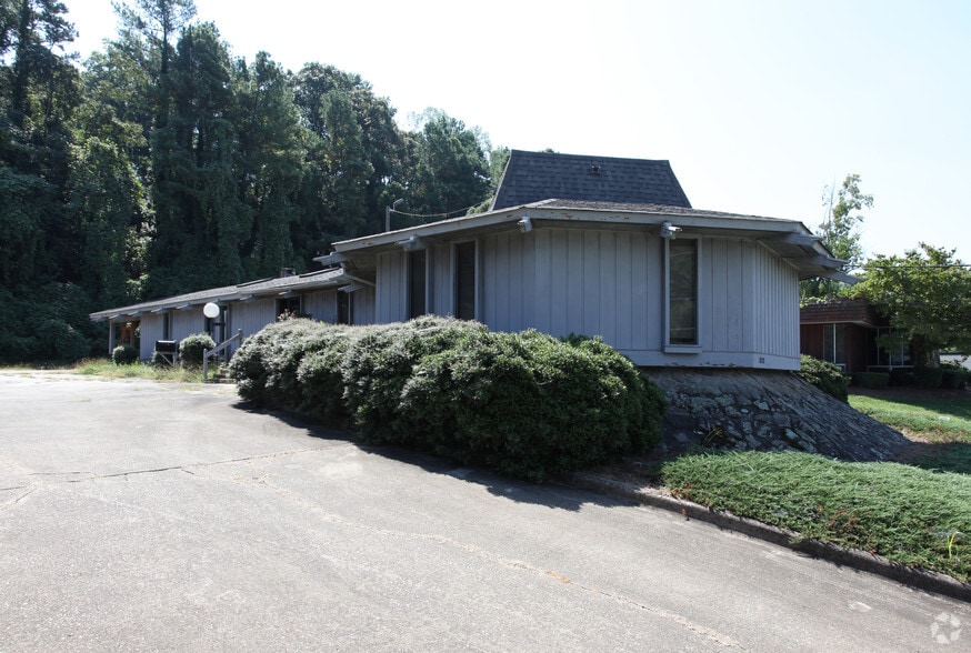 522 S Enota Dr, Gainesville, GA for lease - Primary Photo - Image 1 of 5