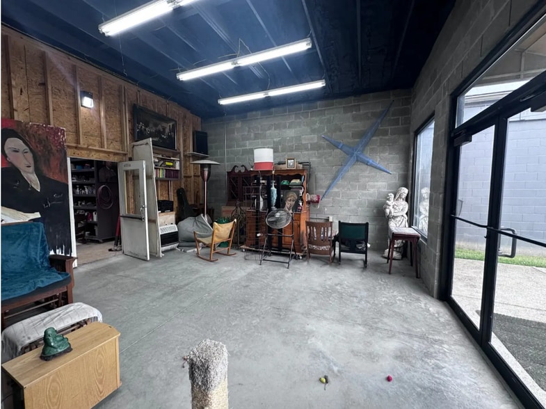 2228 Dundee Rd, Louisville, KY for sale - Building Photo - Image 3 of 7