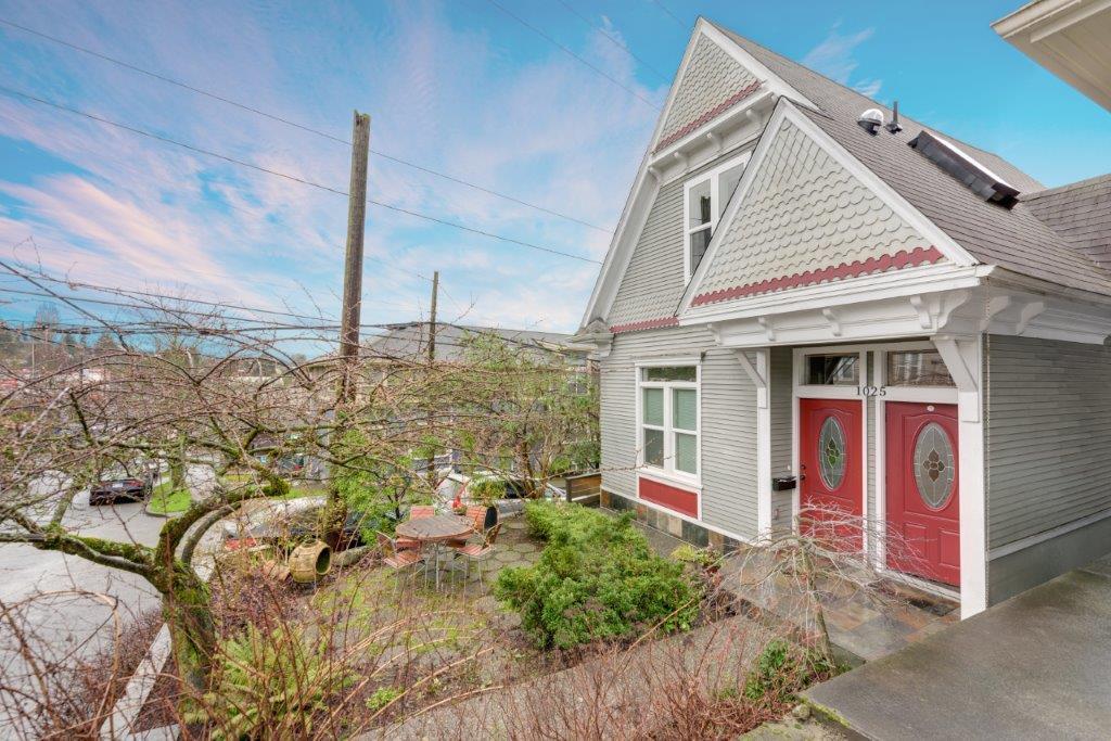 1025 N 36th St, Seattle, WA 98103