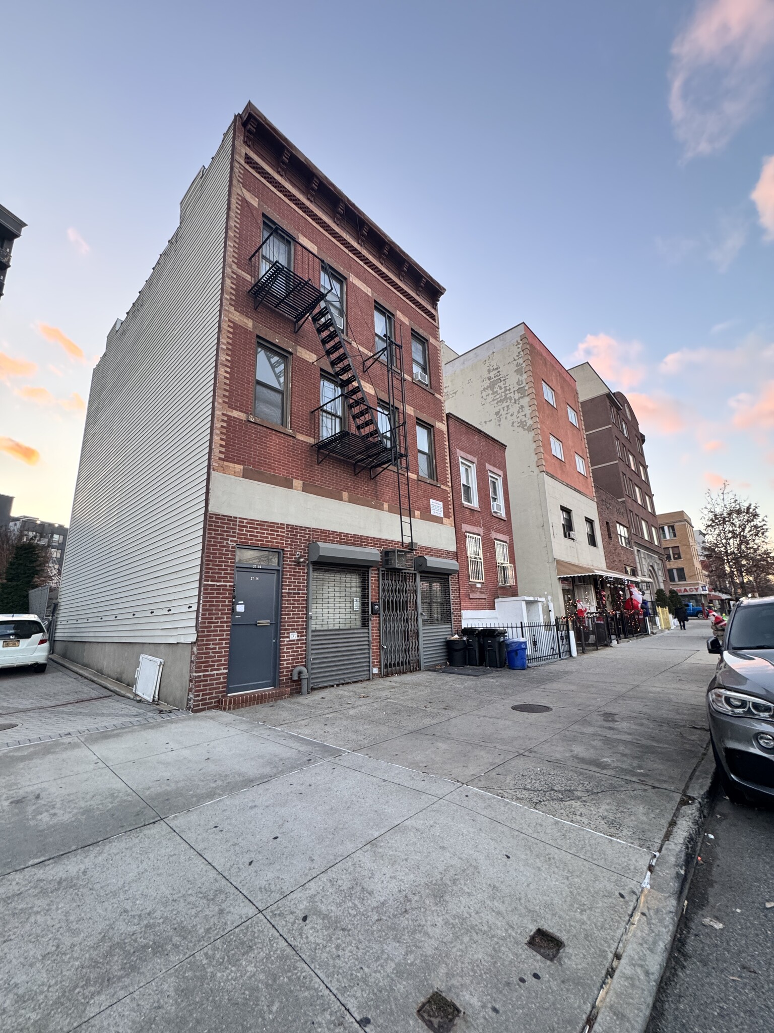 2716 Hoyt Ave S, Astoria, NY for lease Primary Photo- Image 1 of 3