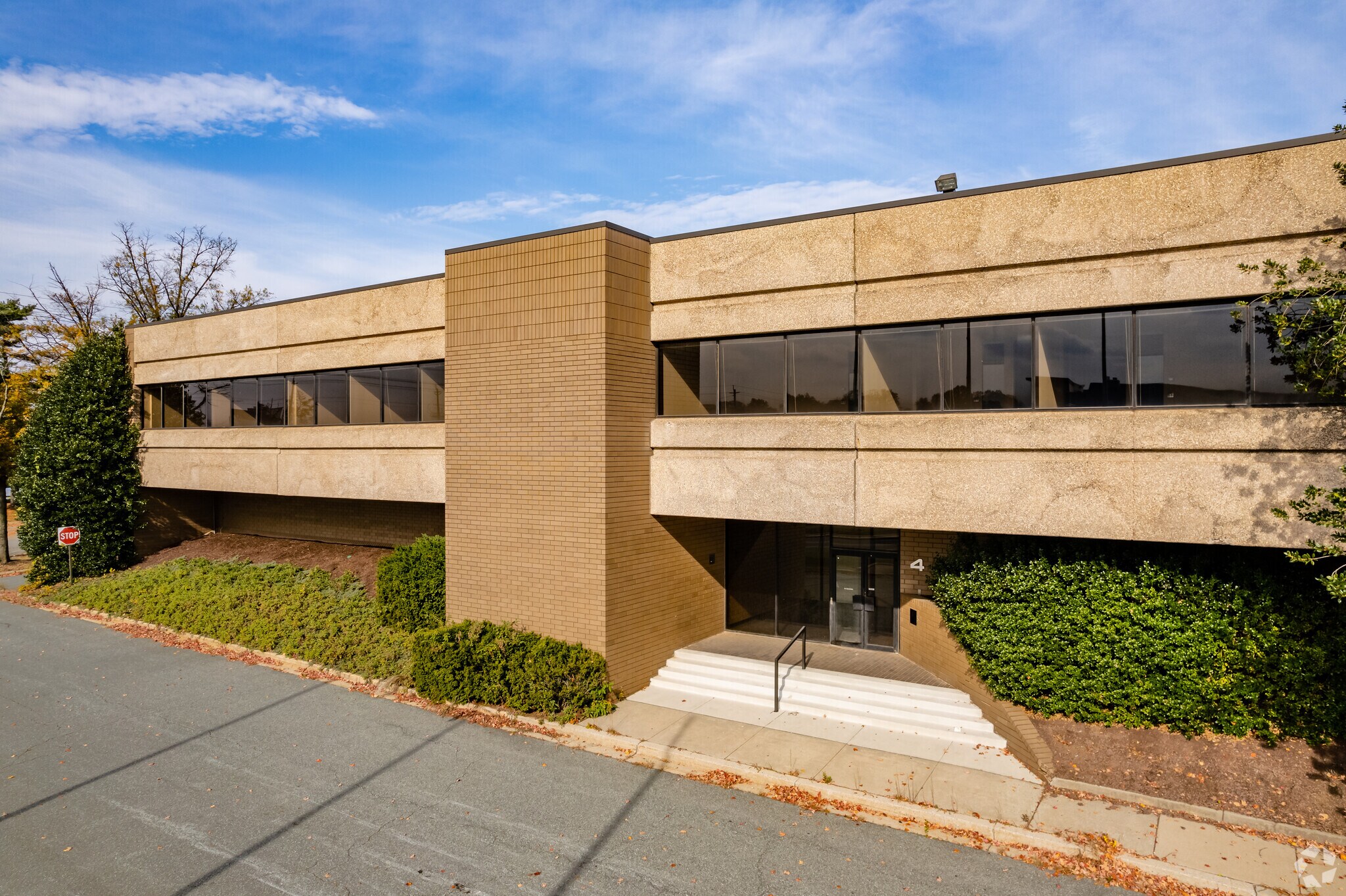 15815 Shady Grove Rd, Rockville, MD 20850