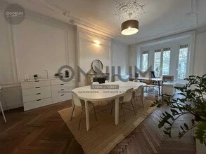 Office in Lyon for lease Interior Photo- Image 2 of 4