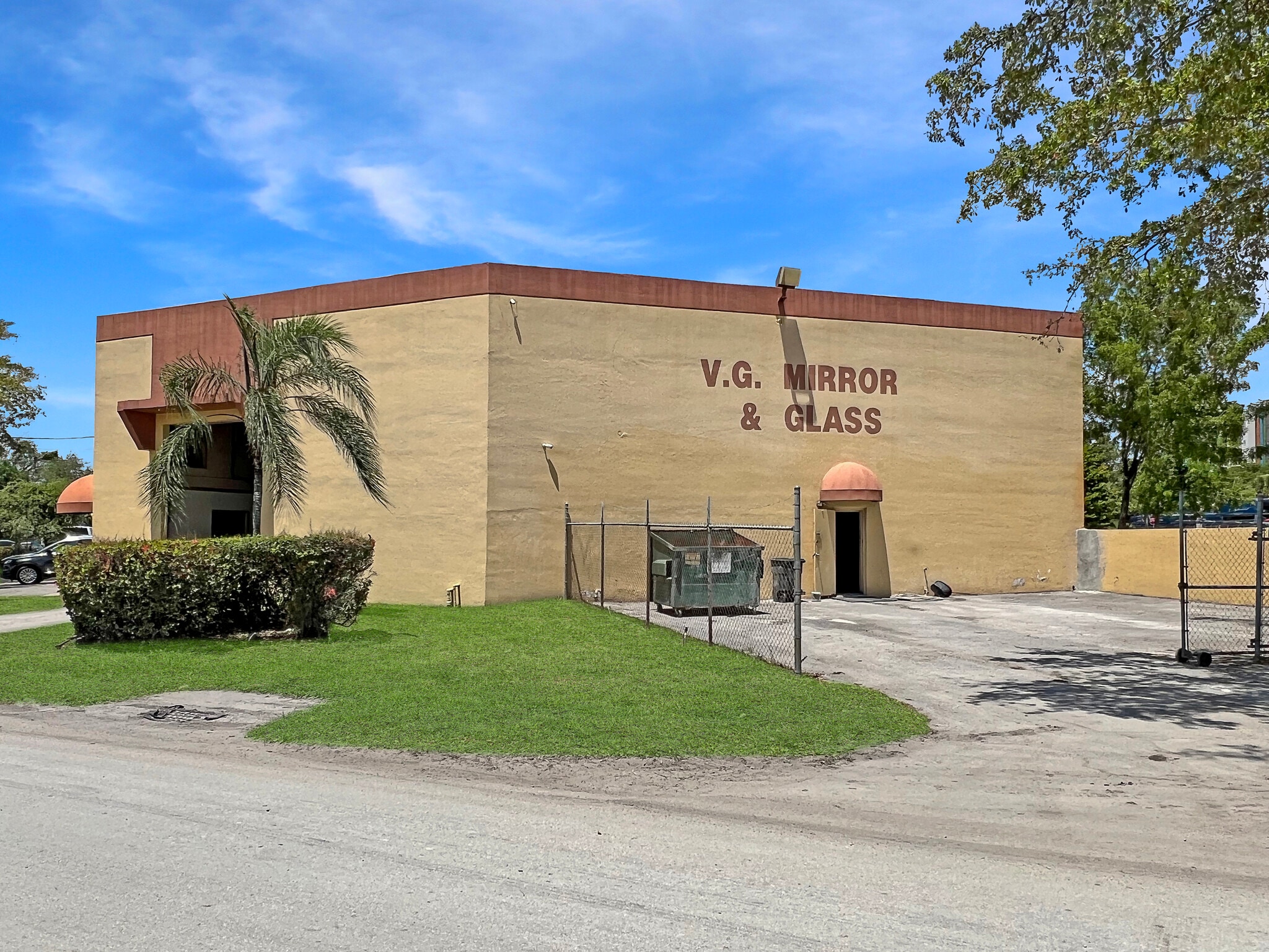 2300 NW 34th Ave, Miami, FL for lease Building Photo- Image 1 of 11