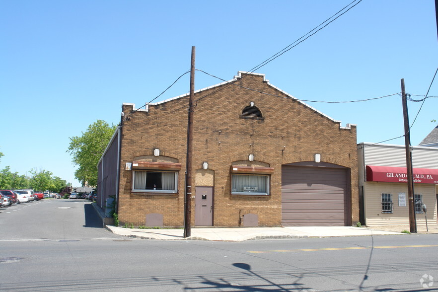 224 Market St, Perth Amboy, NJ for lease - Primary Photo - Image 1 of 5