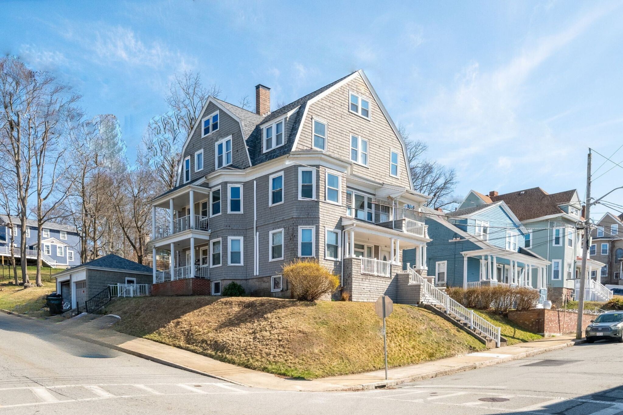 341 Belmont St, Fall River, MA for sale Primary Photo- Image 1 of 28